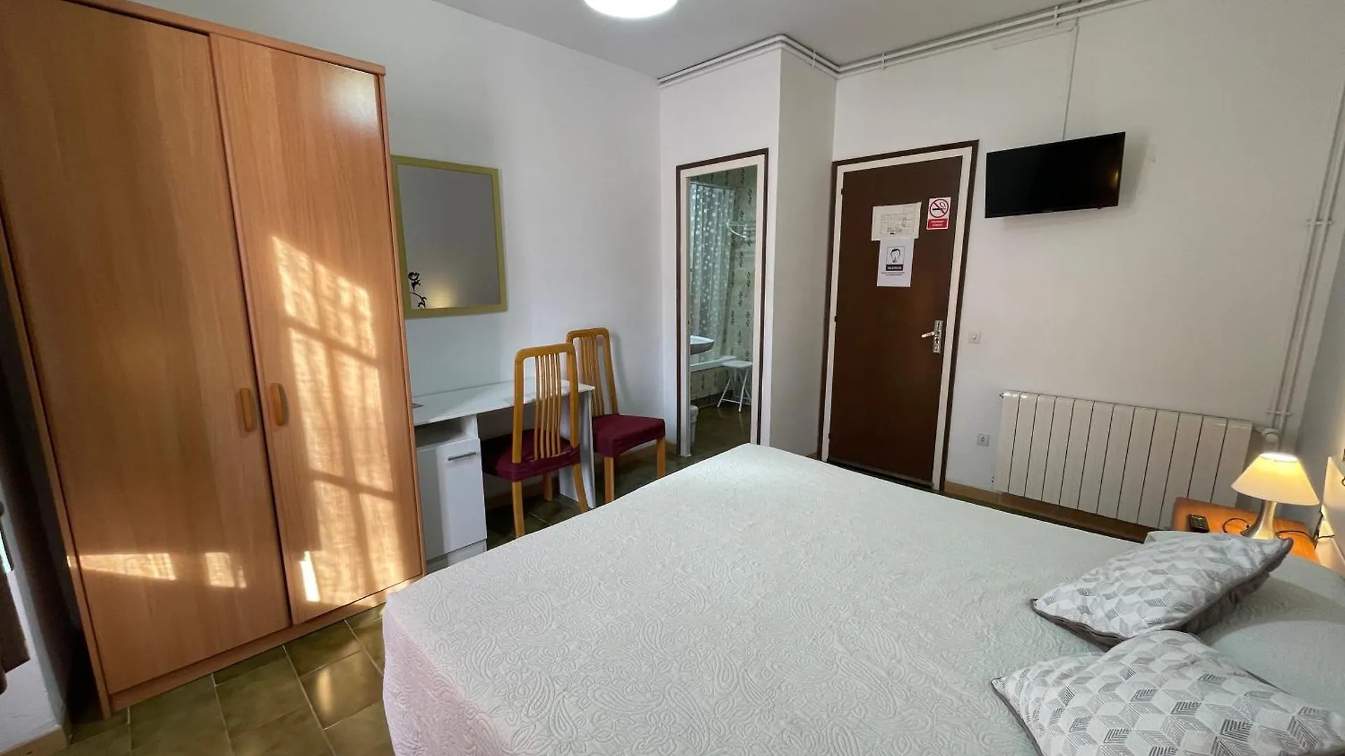 Pension Borras Girona
